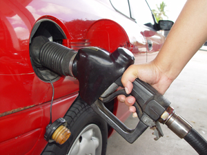 Gasoline Nozzle - Image by tome213 - http://www.sxc.hu/profile/tome213
